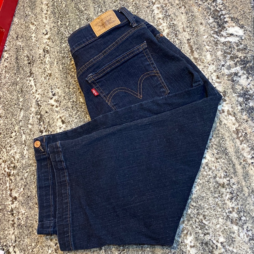 Levi’s perfectly slimming 548 capri jeans size 10​